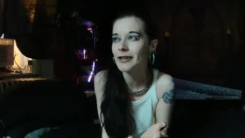 Snapshot of seraphinmunster chatting on May 14, 2026, 4:14 pm Seraphin Munster online show from May 14, 2026, 4:14 pm
