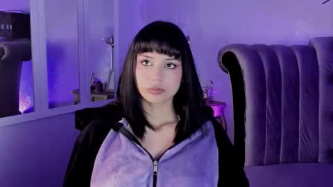 Snapshot of seren_bleck chatting on October 1, 2025, 2:50 am Seren  Follow me online show from October 1, 2025, 2:50 am