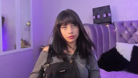 Snapshot of seren_bleck chatting on November 4, 2025, 3:05 am Seren  Follow me online show from November 4, 2025, 3:05 am