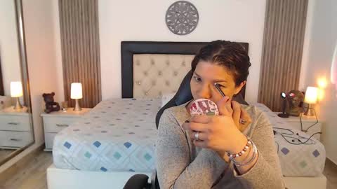 Serena online show from December 15, 2025, 11:36 am