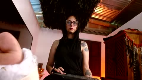 Serena Xyz online show from April 19, 2026, 6:10 pm