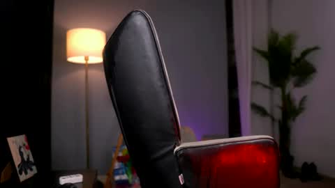 Snapshot of serenagrant chatting on March 12, 2026, 9:26 am SerenaGrant online show from March 12, 2026, 9:26 am