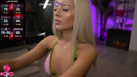 Snapshot of serenanoir chatting on August 6, 2026, 8:44 pm Serena online show from August 6, 2026, 8:44 pm