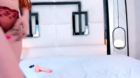 Snapshot of serenawild1 chatting on October 19, 2025, 4:46 am SERENA WILD online show from October 19, 2025, 4:46 am