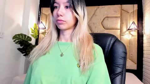 Serene online show from May 26, 2026, 1:29 pm