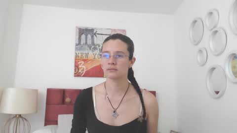 sereneclarks_ online show from December 28, 2024, 12:24 pm