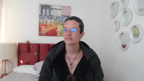 sereneclarks_ online show from January 18, 2025, 11:54 am