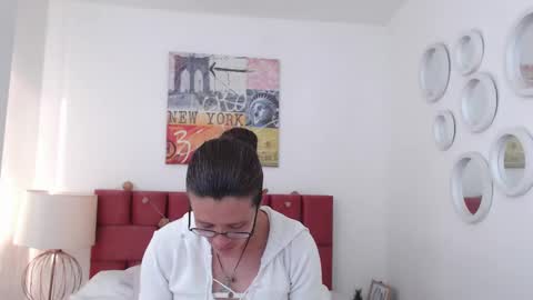 sereneclarks_ online show from January 29, 2025, 12:24 pm