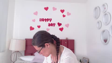 sereneclarks_ online show from February 28, 2025, 3:37 pm