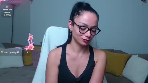 Snapshot of serenesophi chatting on December 7, 2024, 2:42 am SereneSophi online show from December 7, 2024, 2:42 am