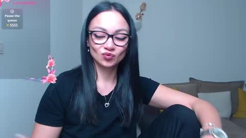 Snapshot of serenesophi chatting on February 28, 2025, 3:15 pm SereneSophi online show from February 28, 2025, 3:15 pm