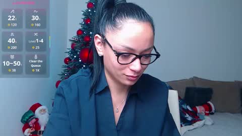 SereneSophi online show from December 17, 2025, 2:28 am