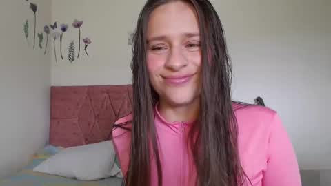 Snapshot of serenity_crystal chatting on November 1, 2025, 5:59 pm serenity_crystal online show from November 1, 2025, 5:59 pm