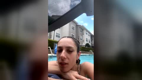 Snapshot of serenityroseee chatting on June 9, 2026, 5:57 pm serenityroseee online show from June 9, 2026, 5:57 pm