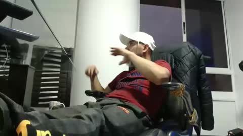 hetero serio discreto online show from October 17, 2025, 10:56 pm