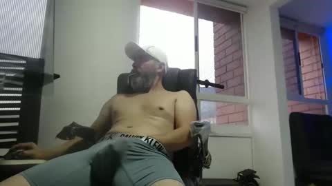 hetero serio discreto online show from February 20, 2026, 10:43 pm
