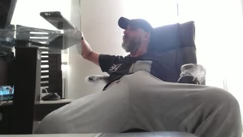 hetero serio discreto online show from May 8, 2026, 6:46 pm