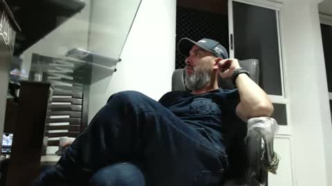 hetero serio discreto online show from June 2, 2026, 12:01 am