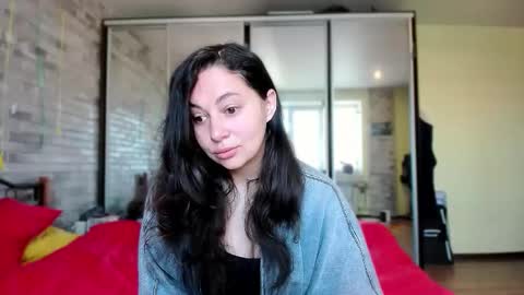 VIOLA online show from May 5, 2026, 4:09 am