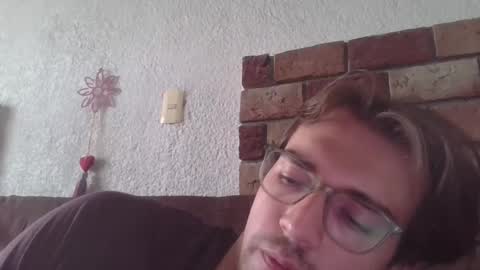 mier online show from September 23, 2025, 4:32 pm