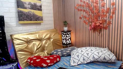 Snapshot of service_me711 chatting on January 10, 2025, 5:15 am call me MILES online show from January 10, 2025, 5:15 am