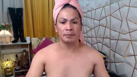 Snapshot of service_me711 chatting on September 12, 2025, 5:07 am call me MILES online show from September 12, 2025, 5:07 am