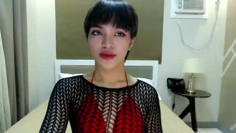 Snapshot of servicedoll18 chatting on September 26, 2025, 5:06 pm Bella online show from September 26, 2025, 5:06 pm