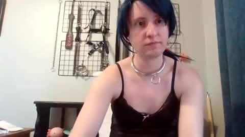 Servile Sarah online show from March 12, 2026, 9:21 pm