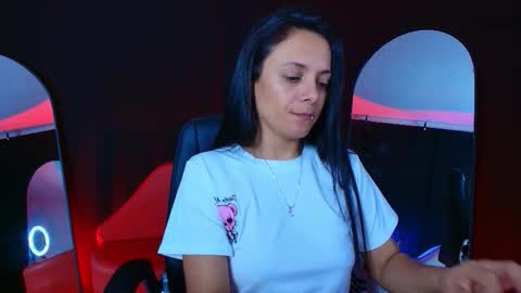 LUCERO online show from February 3, 2026, 3:04 am