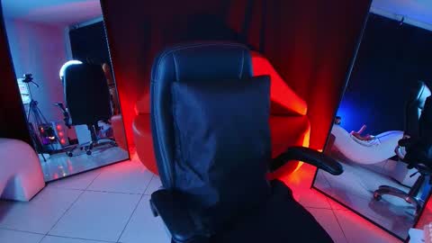 LUCERO online show from February 5, 2026, 4:06 am