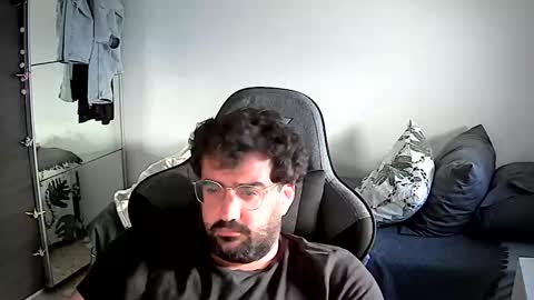Snapshot of setema chatting on November 4, 2025, 4:17 pm StorPikk online show from November 4, 2025, 4:17 pm