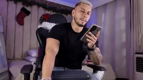 Snapshot of seth_vega_ chatting on December 30, 2024, 6:49 pm HEY IM SETH online show from December 30, 2024, 6:49 pm