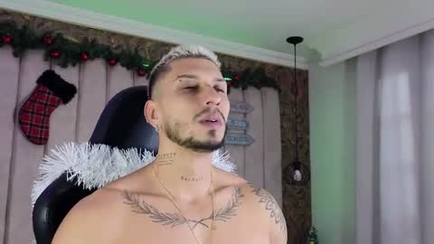 Snapshot of seth_vega_ chatting on December 31, 2024, 2:58 pm HEY IM SETH online show from December 31, 2024, 2:58 pm