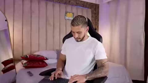 Snapshot of seth_vega_ chatting on January 7, 2025, 9:57 pm HEY IM SETH online show from January 7, 2025, 9:57 pm
