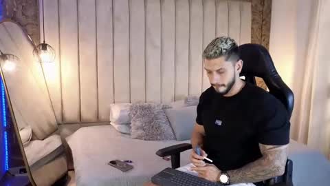 Snapshot of seth_vega_ chatting on January 31, 2025, 8:01 pm HEY IM SETH online show from January 31, 2025, 8:01 pm