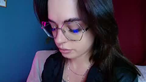 seven_sinsss online show from June 17, 2026, 4:04 am