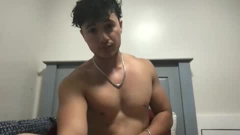 seveninchsteve_ online show from May 5, 2026, 3:25 am