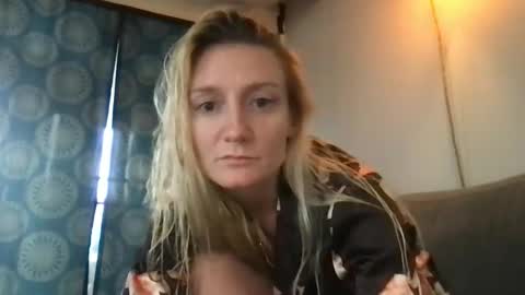 Snapshot of sex_drungs_and_plugs chatting on December 15, 2025, 10:47 pm Sex drugs and plugss online show from December 15, 2025, 10:47 pm