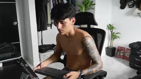 Snapshot of sex_love_sweat chatting on April 28, 2026, 7:52 pm sex_love_sweat online show from April 28, 2026, 7:52 pm
