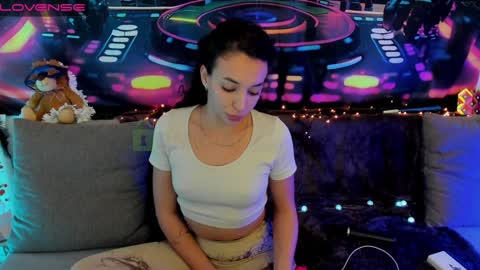 Leyila Johnnyn online show from December 26, 2024, 7:38 pm