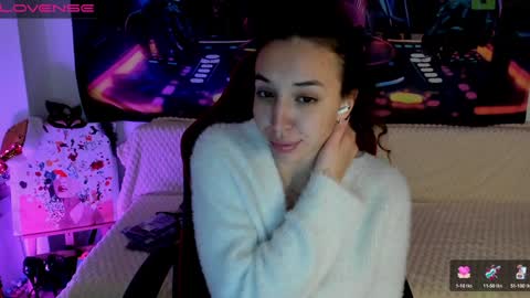 Leyila Johnnyn online show from January 13, 2025, 11:49 pm