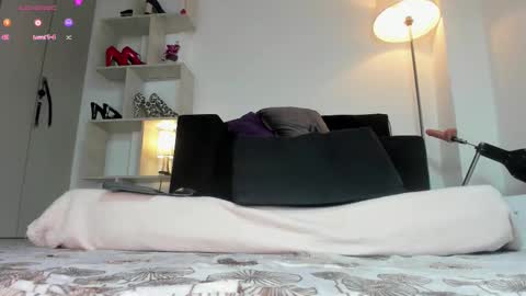 Snapshot of sexirose_19 chatting on October 17, 2025, 1:25 pm Rosa  online show from October 17, 2025, 1:25 pm