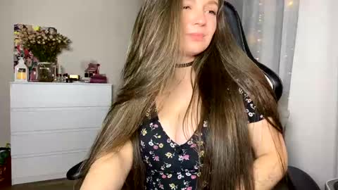 My name is Mia whats yours online show from January 19, 2025, 1:10 am