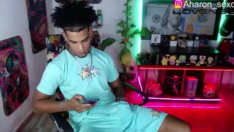 Snapshot of sexo_aharon chatting on October 22, 2025, 5:41 am Aharon ravelo online show from October 22, 2025, 5:41 am