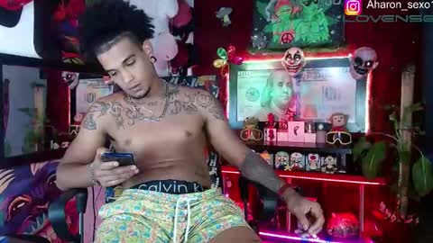 Aharon  ravelo online show from November 21, 2025, 3:38 am