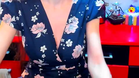 sexqueen1111 online show from February 25, 2025, 8:09 pm