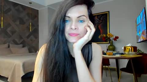 sexqueen1111 online show from December 1, 2025, 12:32 pm