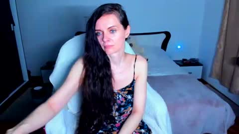 Snapshot of sexqueen1111 chatting on August 3, 2026, 9:04 am sexqueen1111 online show from August 3, 2026, 9:04 am