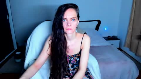 Snapshot of sexqueen1111 chatting on August 4, 2026, 4:48 am sexqueen1111 online show from August 4, 2026, 4:48 am
