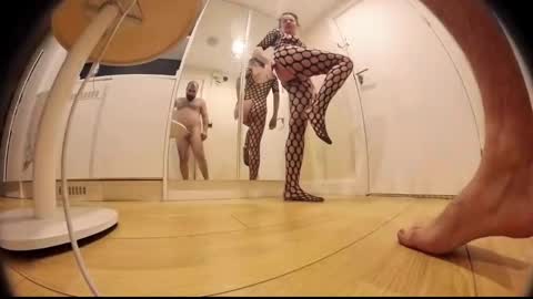 sextilyon online show from February 19, 2026, 11:28 am